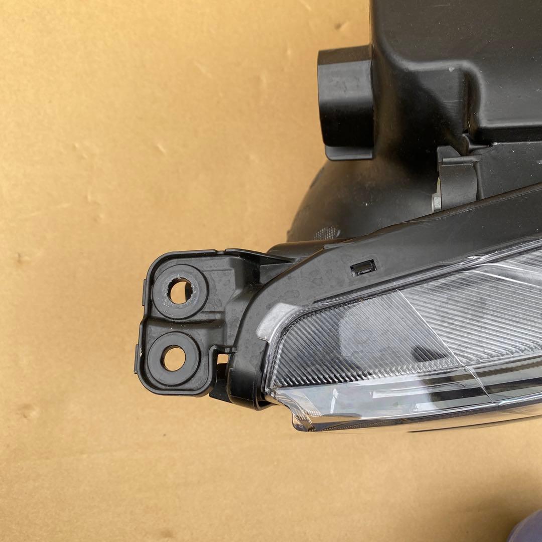 MK94S スペーシアカスタム　右ヘッドランプ