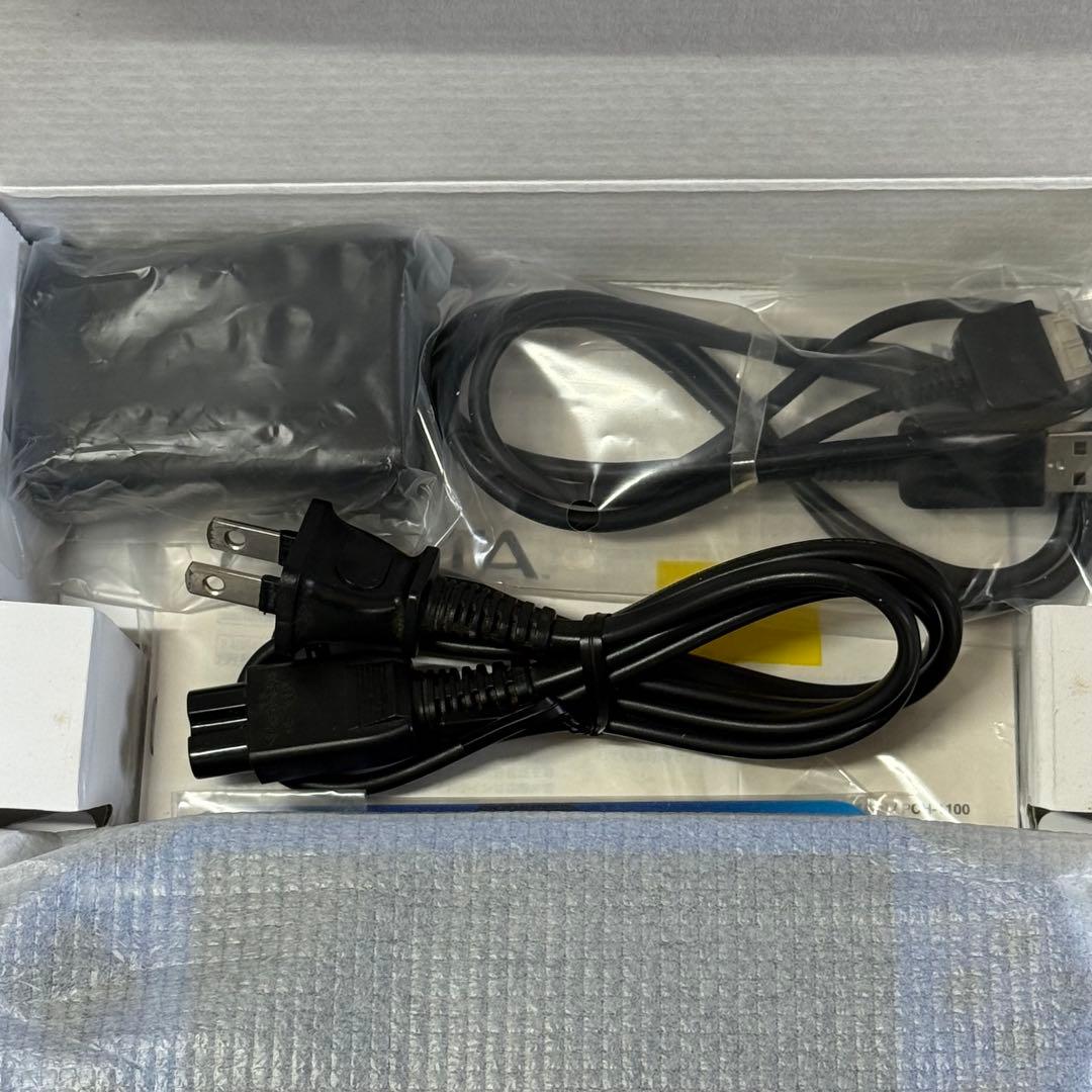 7-012【美品】PSVITA PCH-1000 サファイア・ブルー 箱付き