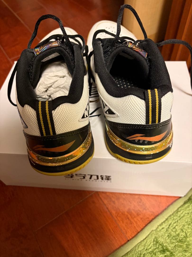 【渡辺勇大選手使用モデル】 LI-NING AYAU003 バドミントンシューズ