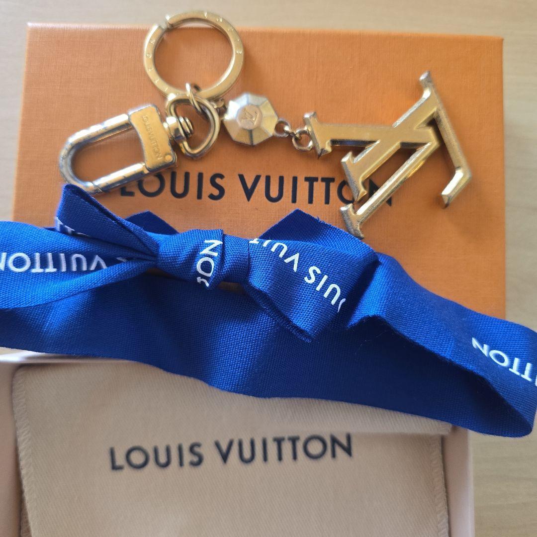 正規品 ルイヴィトン キーホルダー LV ファセット　キーリング