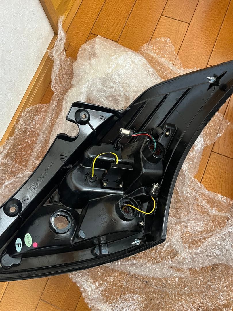zc32s 社外テールランプ ジャンク品
