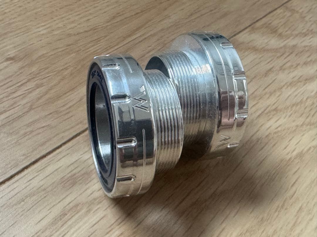 WHITE INDUSTRIES ボトムブラケット 30mm用