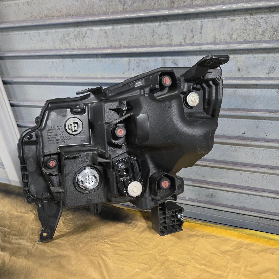 スズキ　MH55S　MH95S　ワゴンRカスタムZ 右ライト　100-593CB