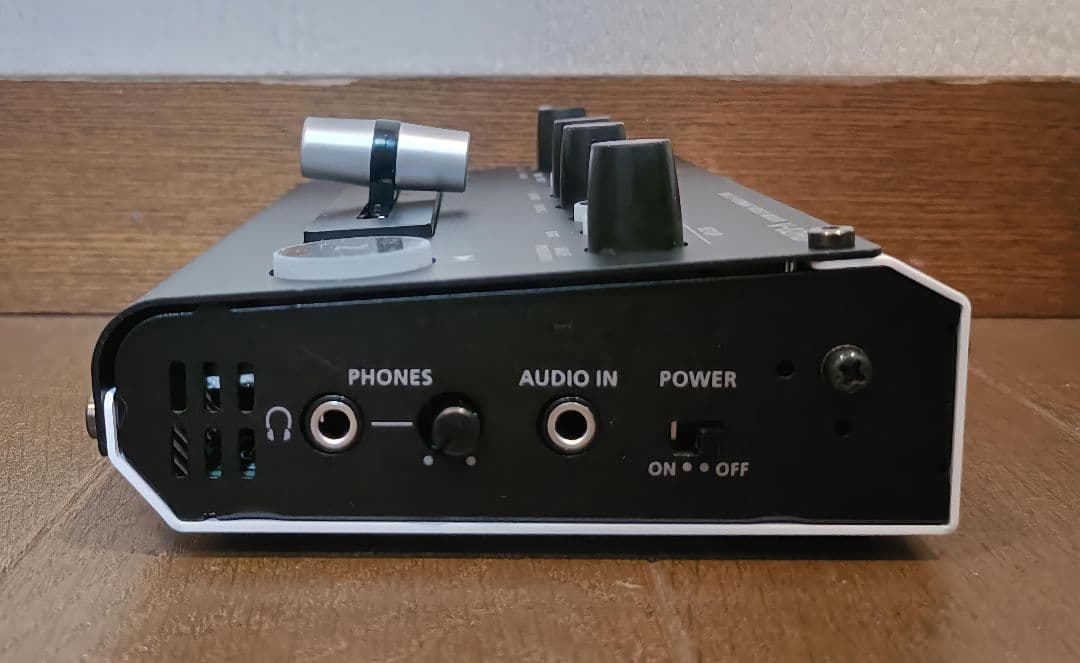 Roland V-02HD マルチフォーマットビデオミキサー