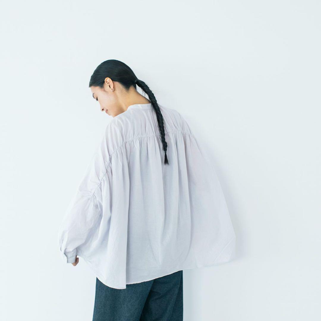 北欧、暮らしの道具店 mizuiro ind バックギャザーワイドシャツ