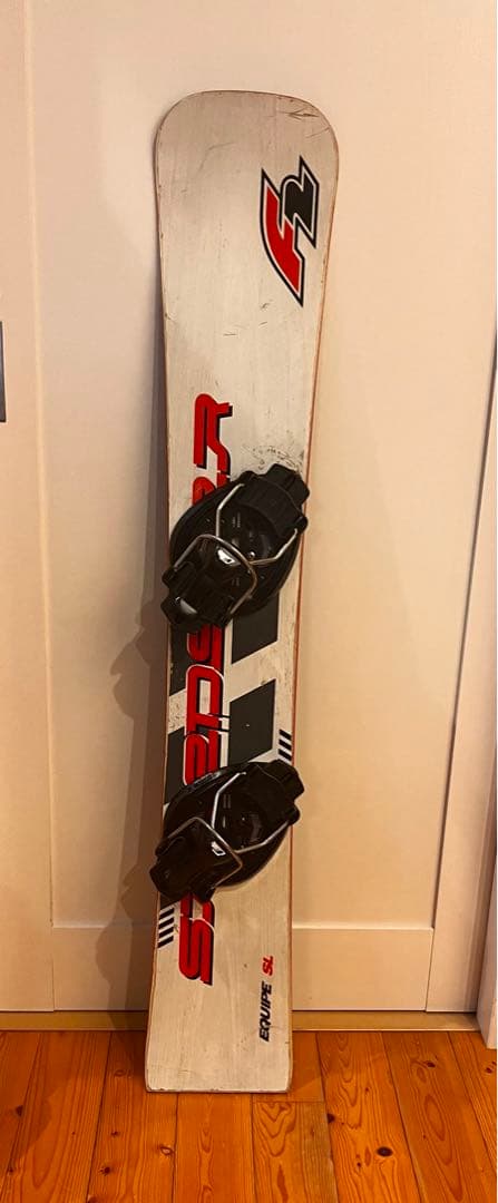１７－１８F2(エフツースノーボード)　EQUIPE SL 131cm 板のみ