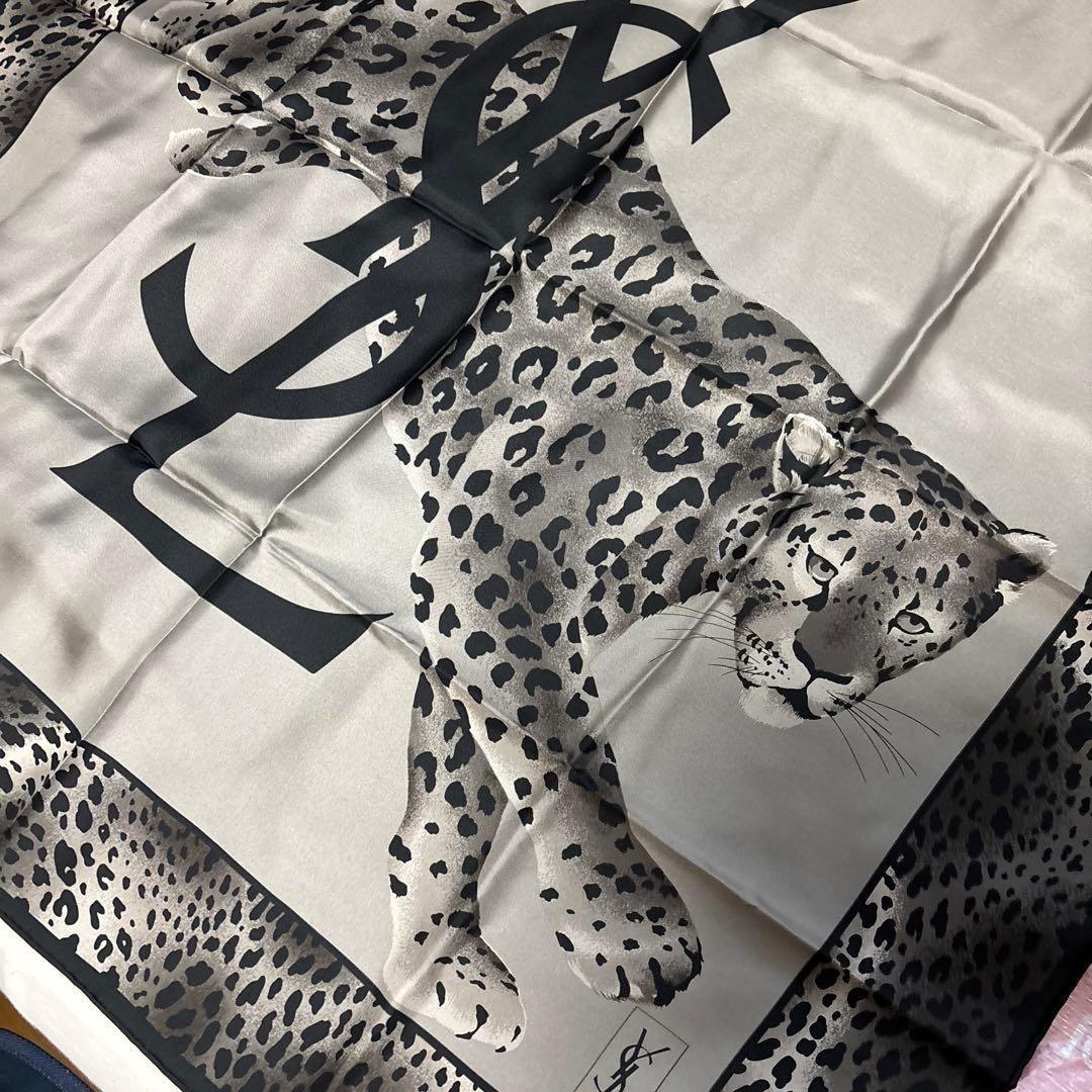 新品未使用品タグ付きYSL ヒョウ柄 シルクスカーフ