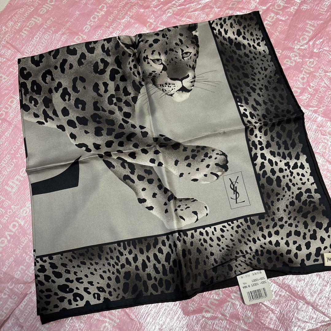 新品未使用品タグ付きYSL ヒョウ柄 シルクスカーフ