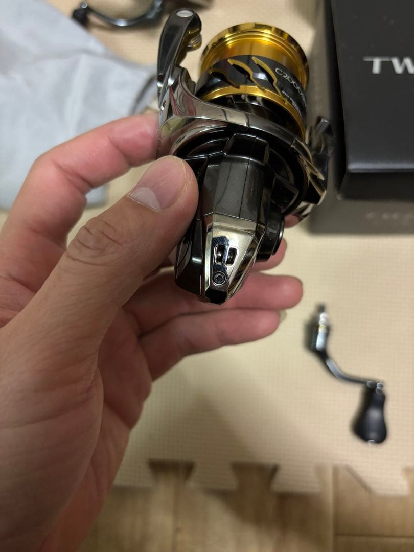 SHIMANO TWIN POWER C2000SHG スピニングリール