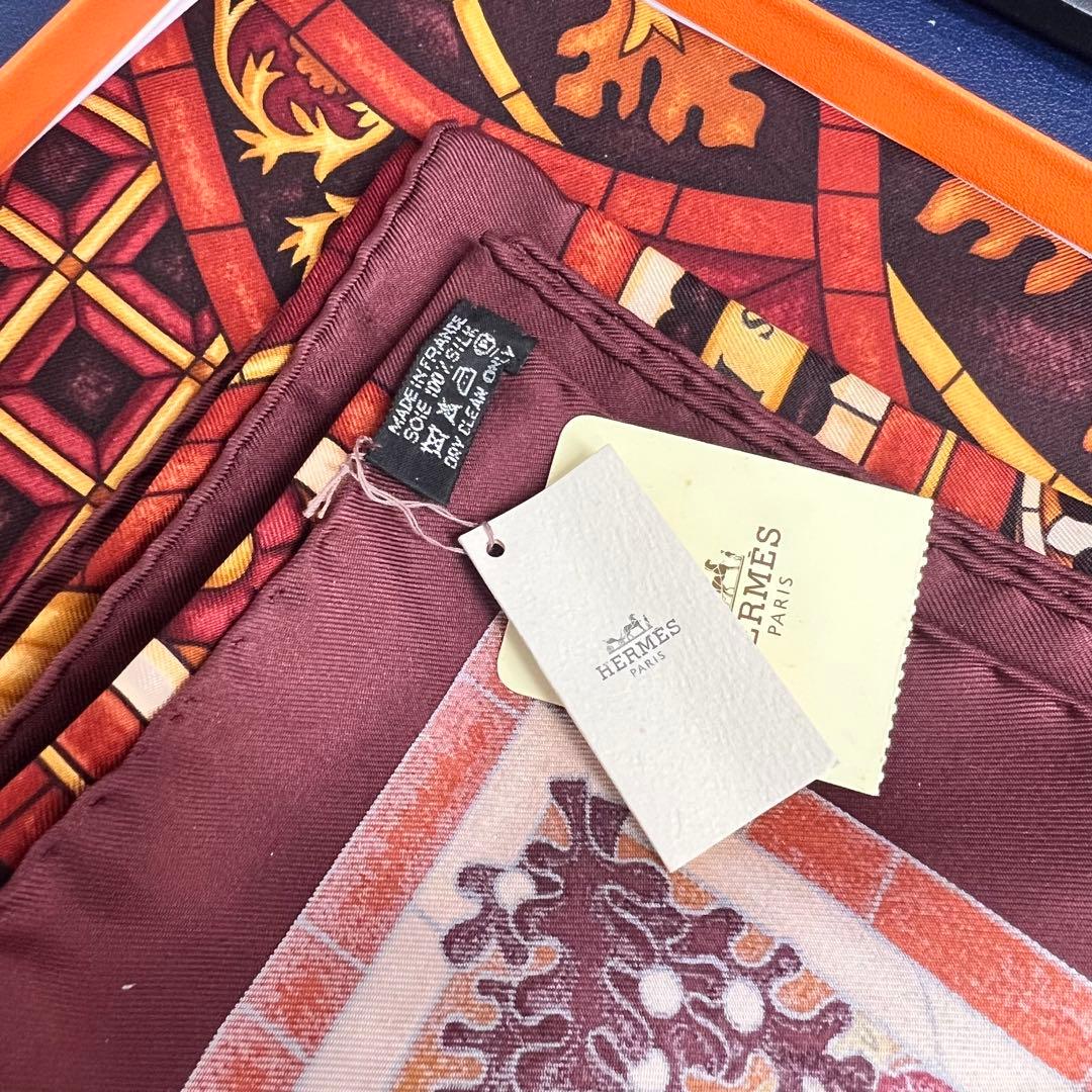 HERMES Lumières de Paris スカーフ　カレ90