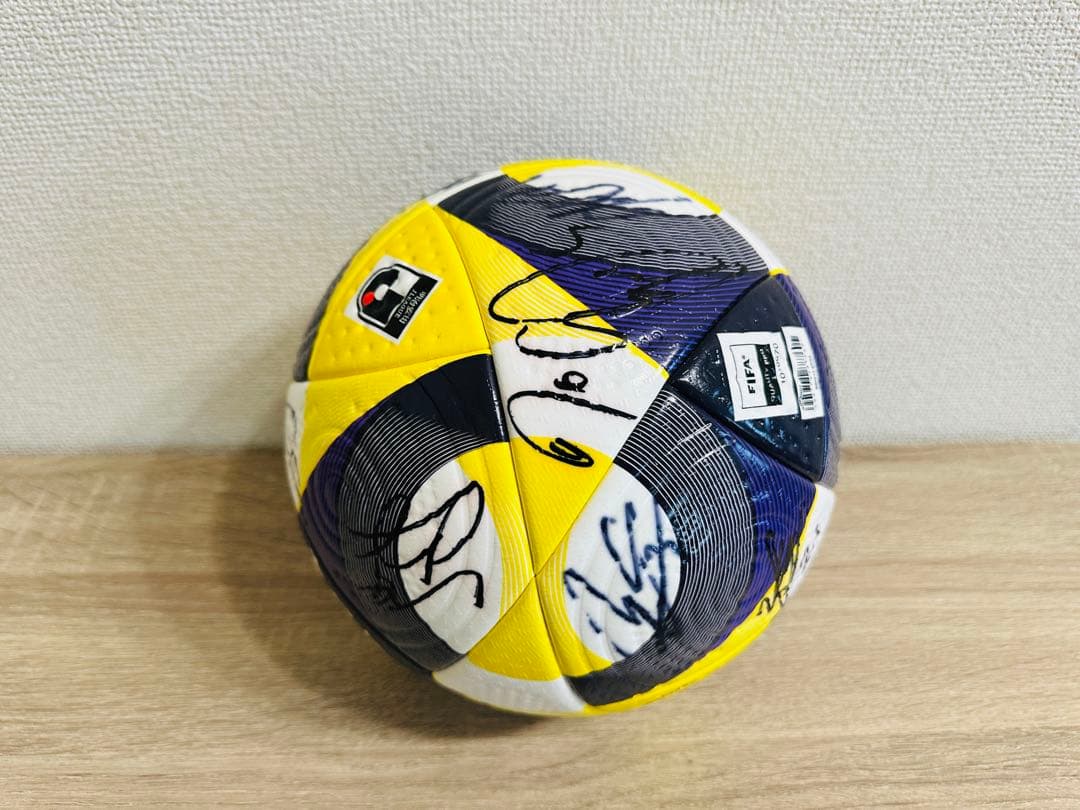 【2月末まで出品】ベガルタ仙台　選手サイン入り　サッカーボール