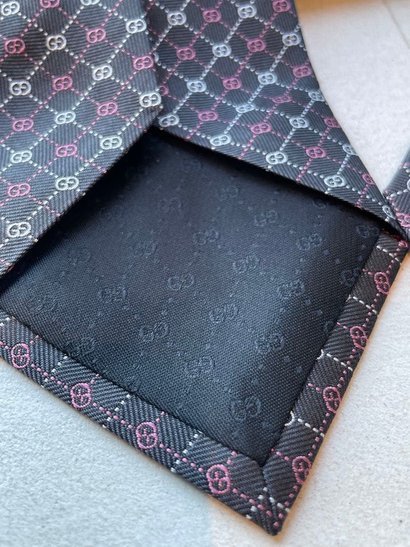 【新品未使用】GUCCI ダークグレー ネクタイ 100%シルク