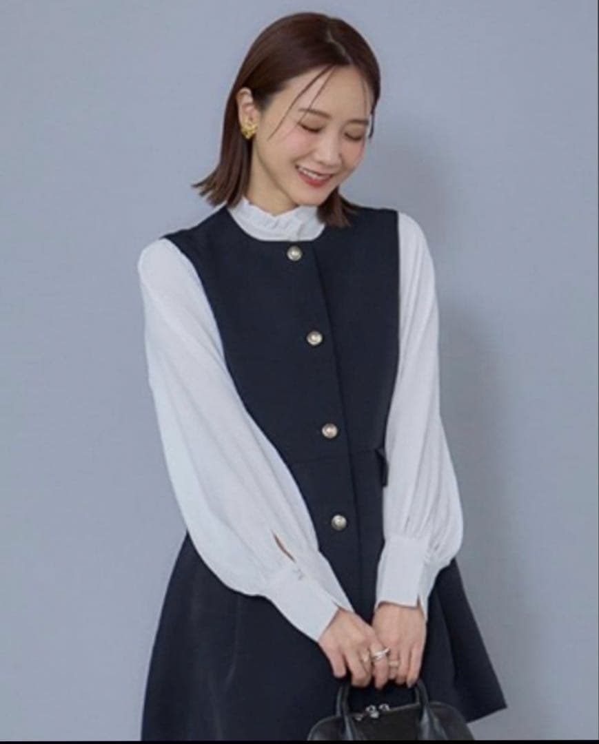 ペプラムジレ＆パンツセット ネイビーMサイズ 新品　田中里奈