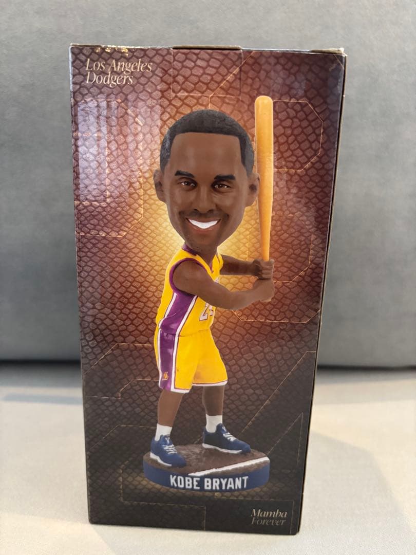 ドジャースタジアム　Kobe Bryant Bobblehead