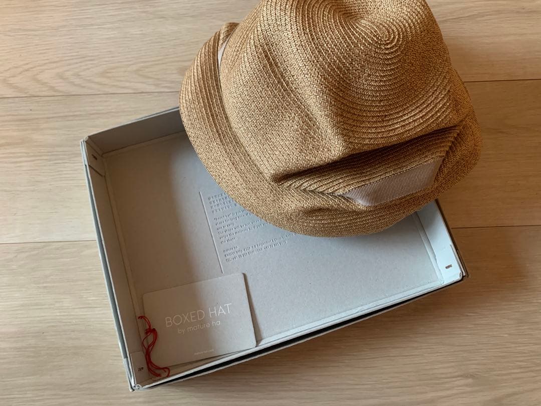 試着のみ　マチュアーハ　BOXED HAT 104