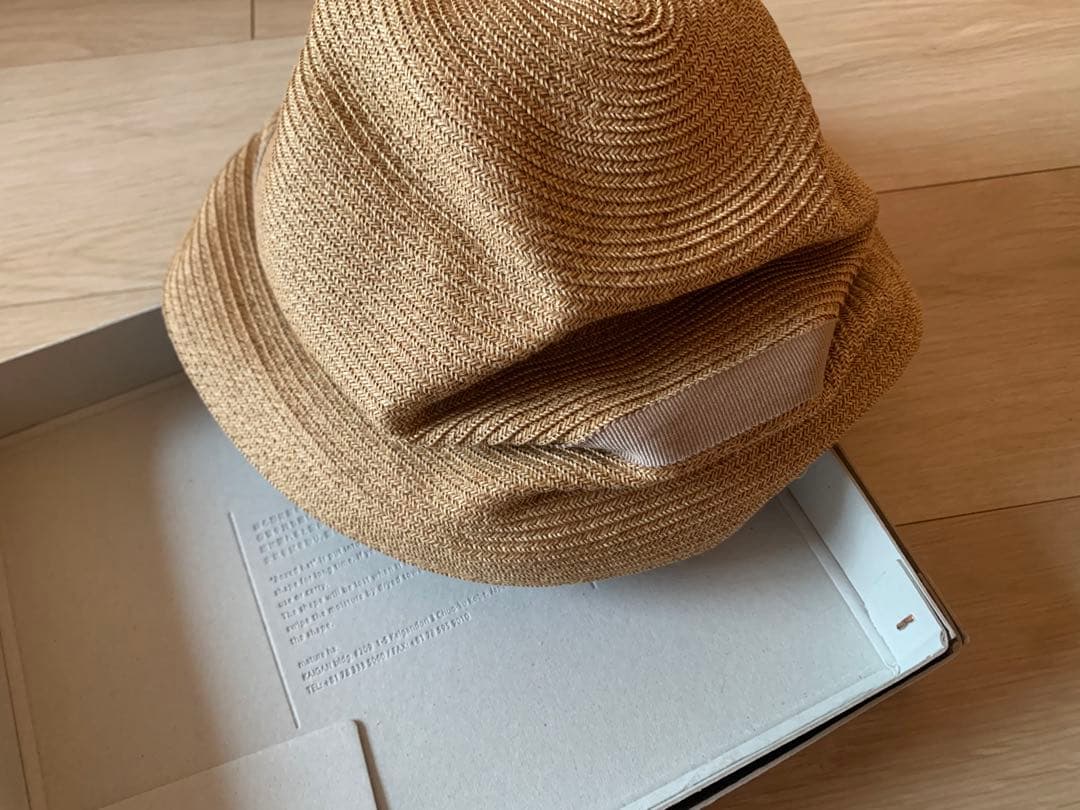 試着のみ　マチュアーハ　BOXED HAT 104