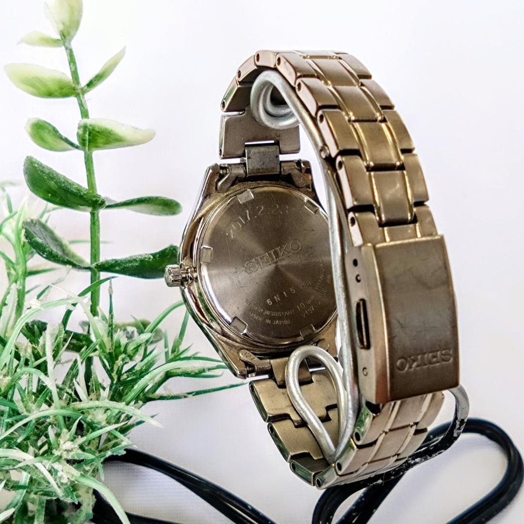 良品 SEIKOセイコー レディース腕時計ソーラー チタン 軽量 大人の魅力