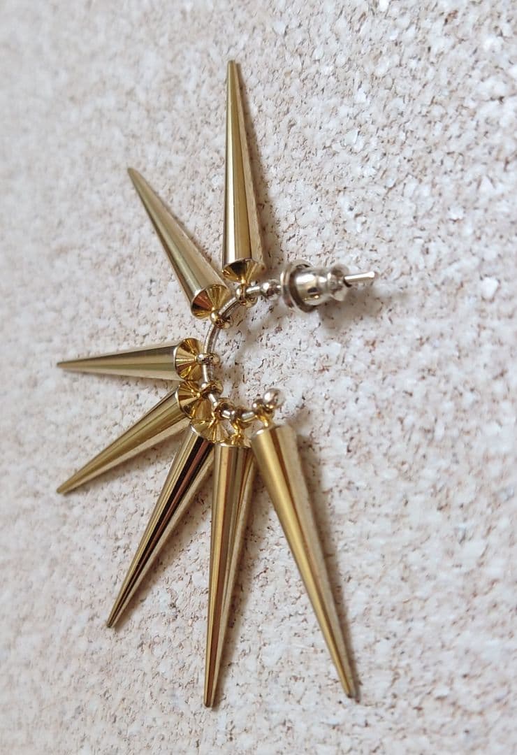 e.m.　 スタッズ ピアス（片耳用）
