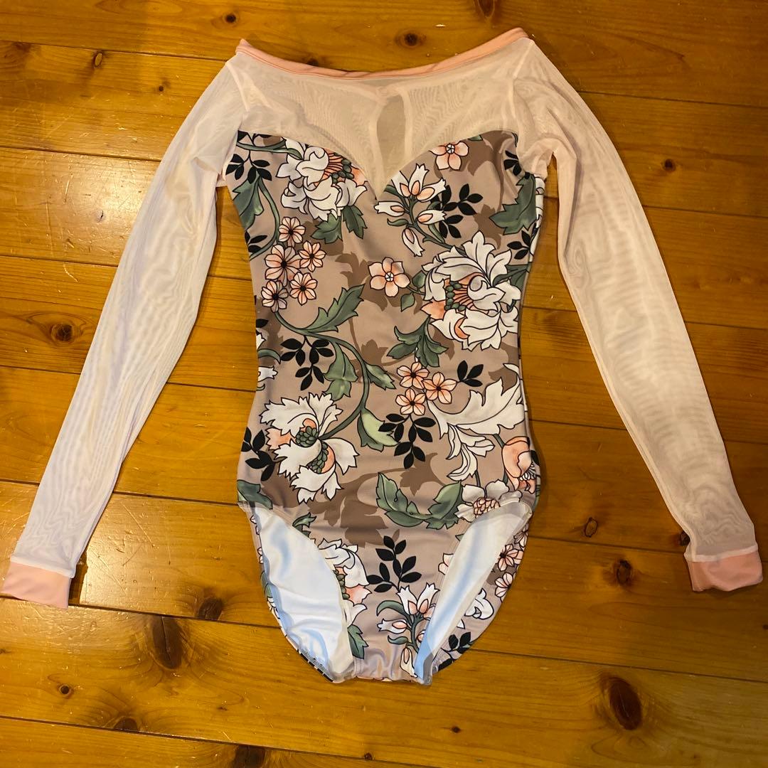 新品 未使用 STINA Mサイズ レオタード