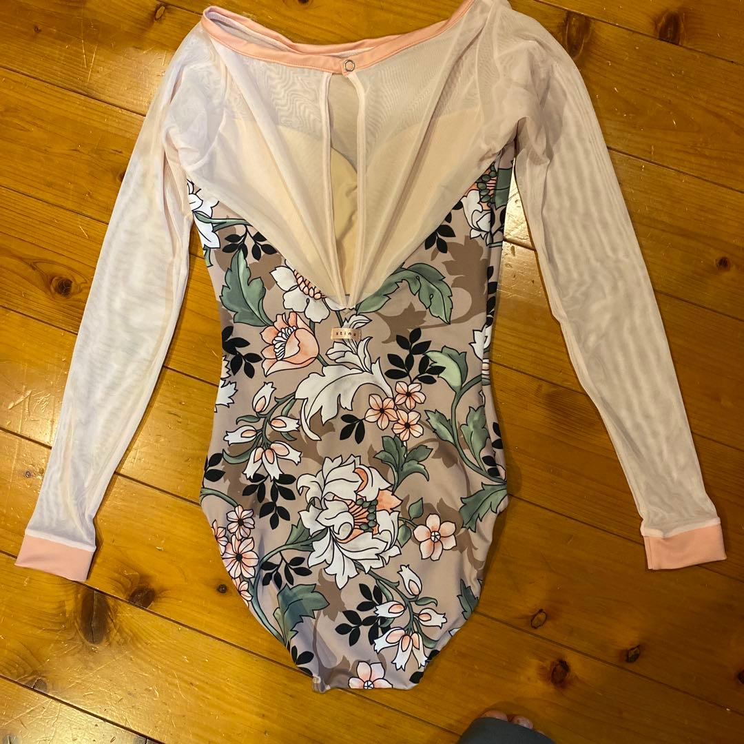 新品 未使用 STINA Mサイズ レオタード