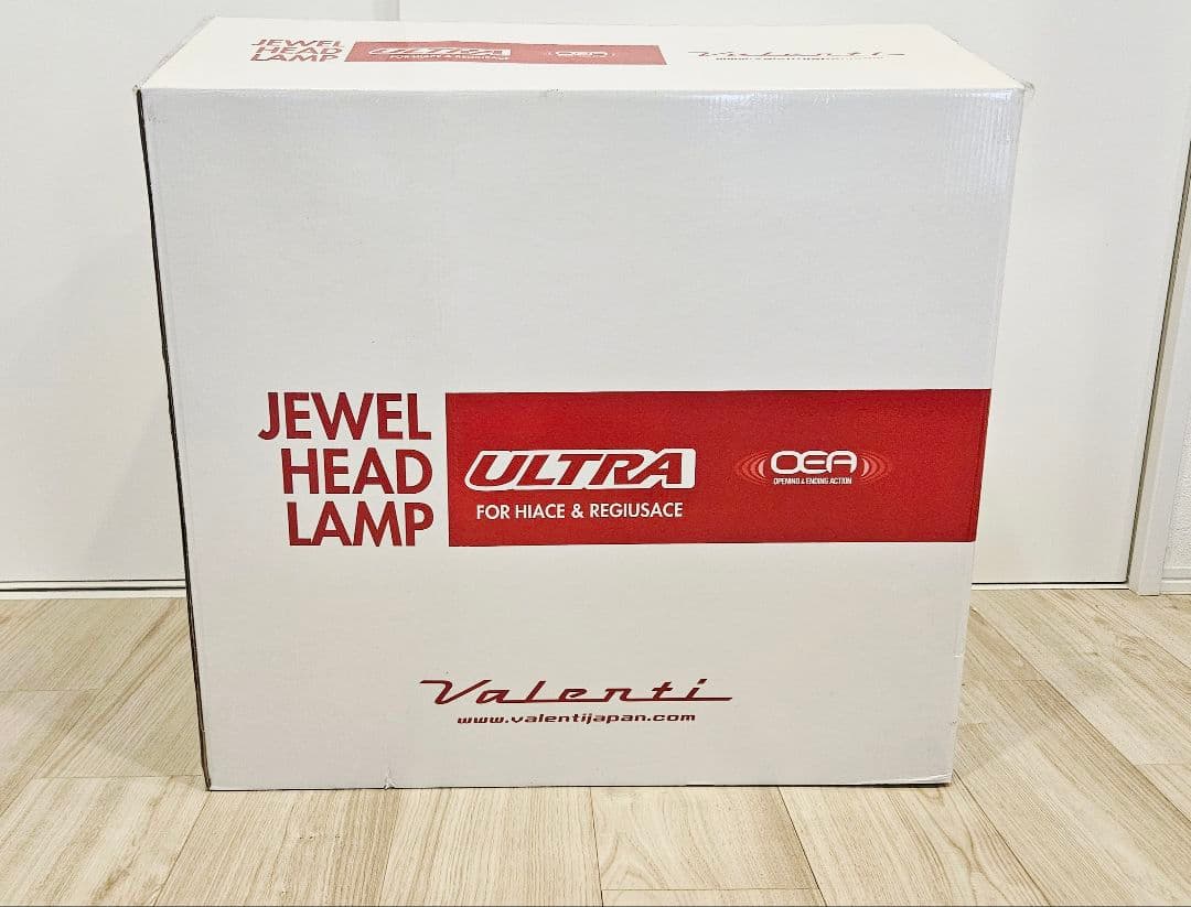ハイエースヘッドライト左右Valenti 新品