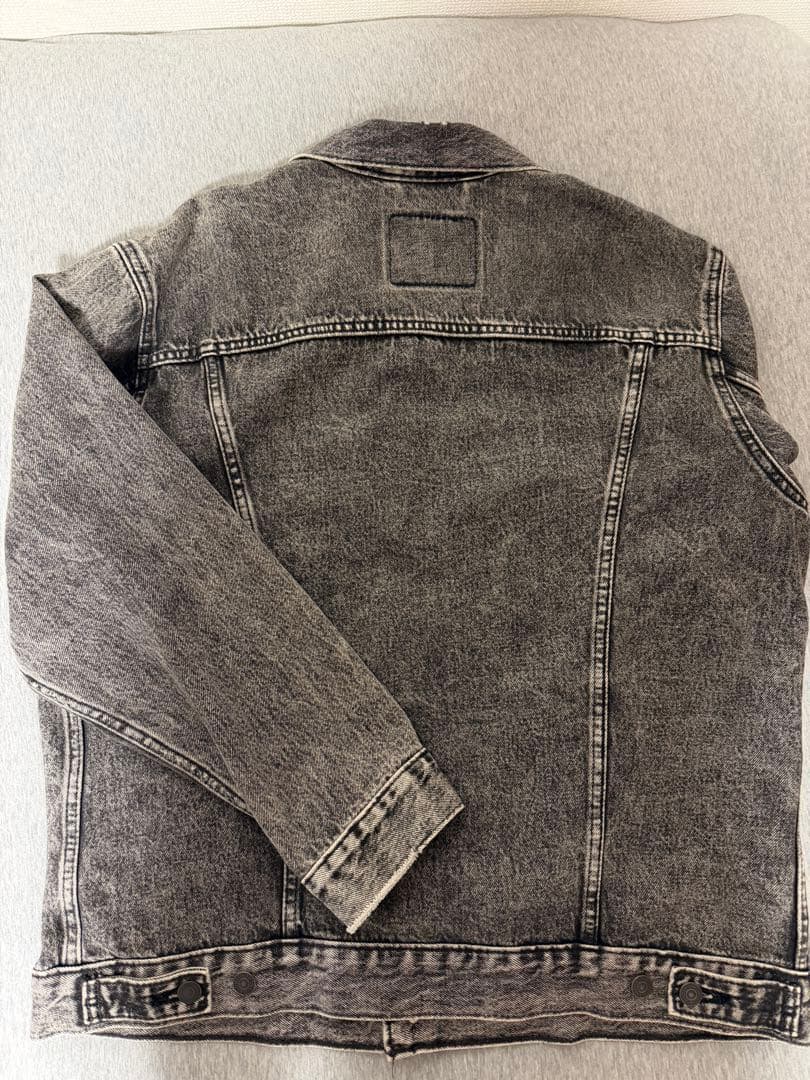 【ほぼ新品】Levi’s デニムジャケット ブラックグレー ウォッシュ加工