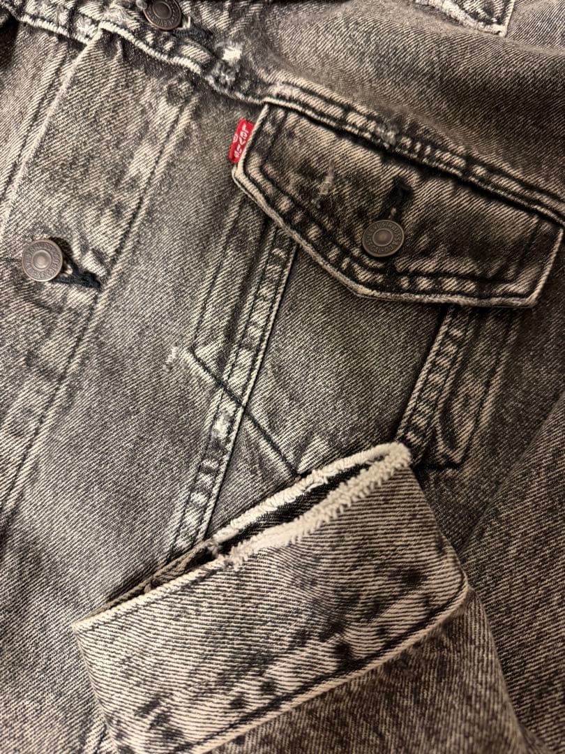 【ほぼ新品】Levi’s デニムジャケット ブラックグレー ウォッシュ加工