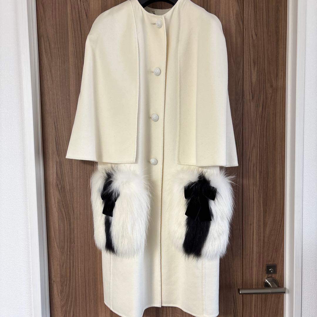 タイムセール！FENDI フェンディ　ファー付き ケープコート　レア色！