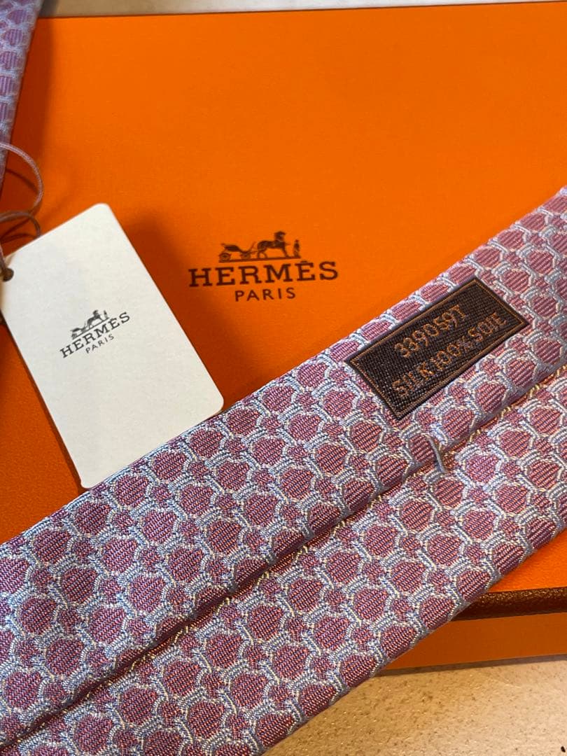 【新品未使用】HERMES 幾何学模様 シルクネクタイ　現行モデル