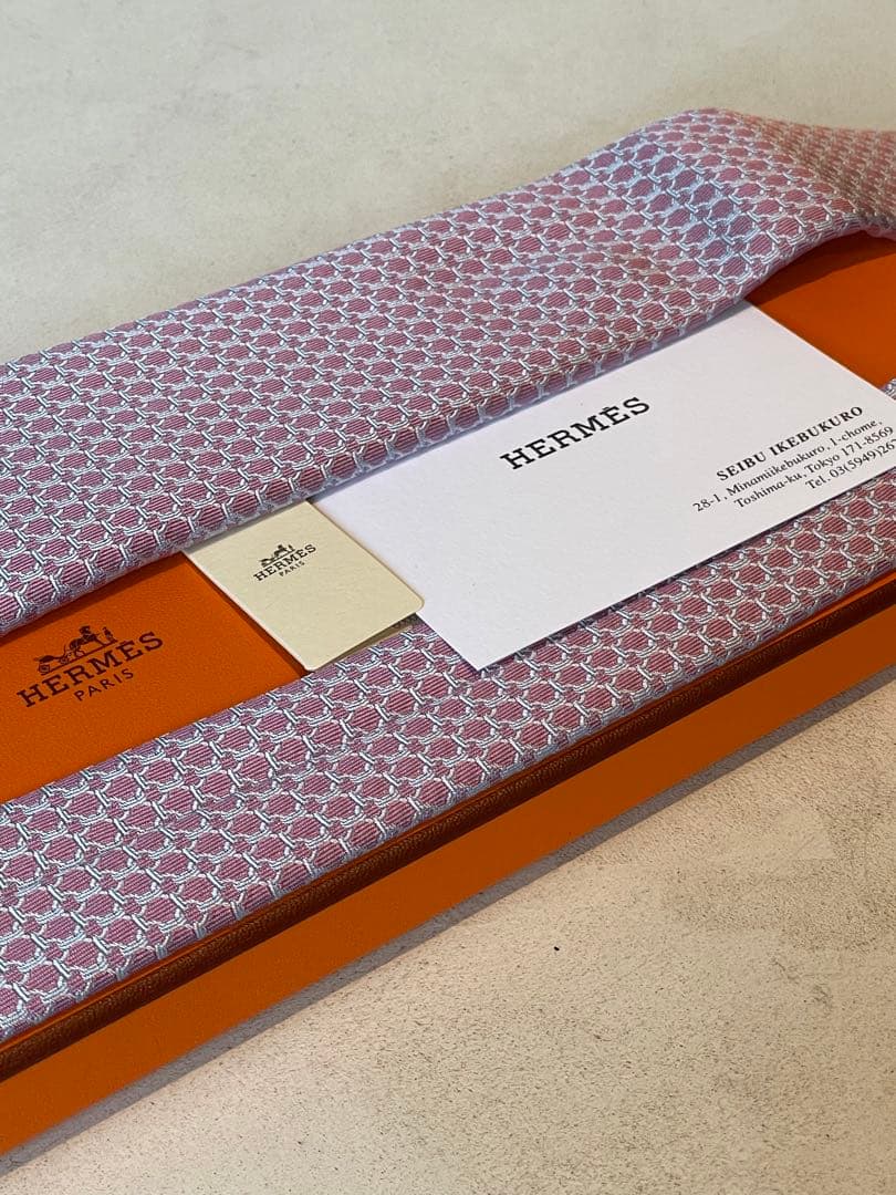 【新品未使用】HERMES 幾何学模様 シルクネクタイ　現行モデル
