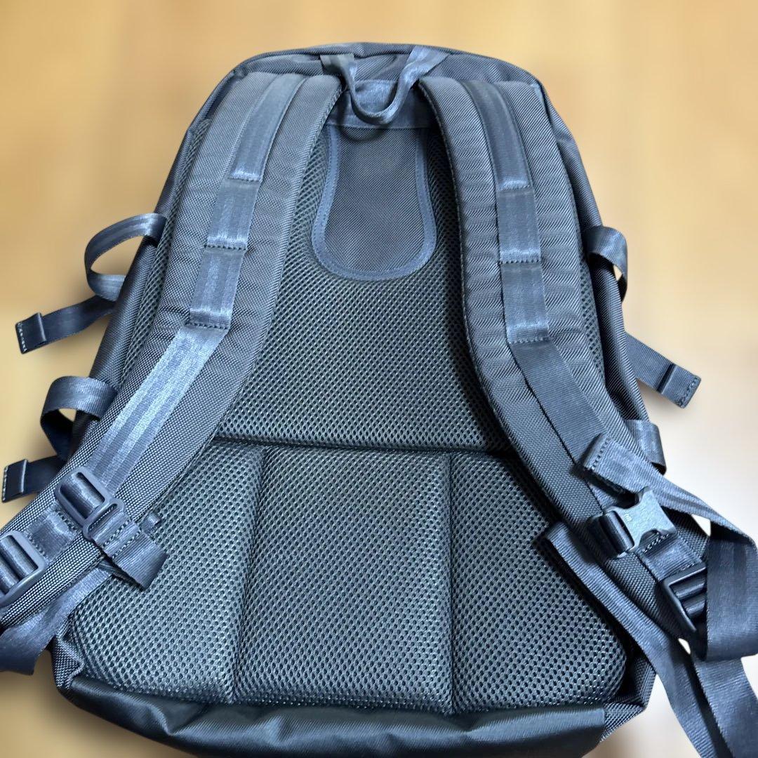 ニューエラ　リュック　33Ｌ
