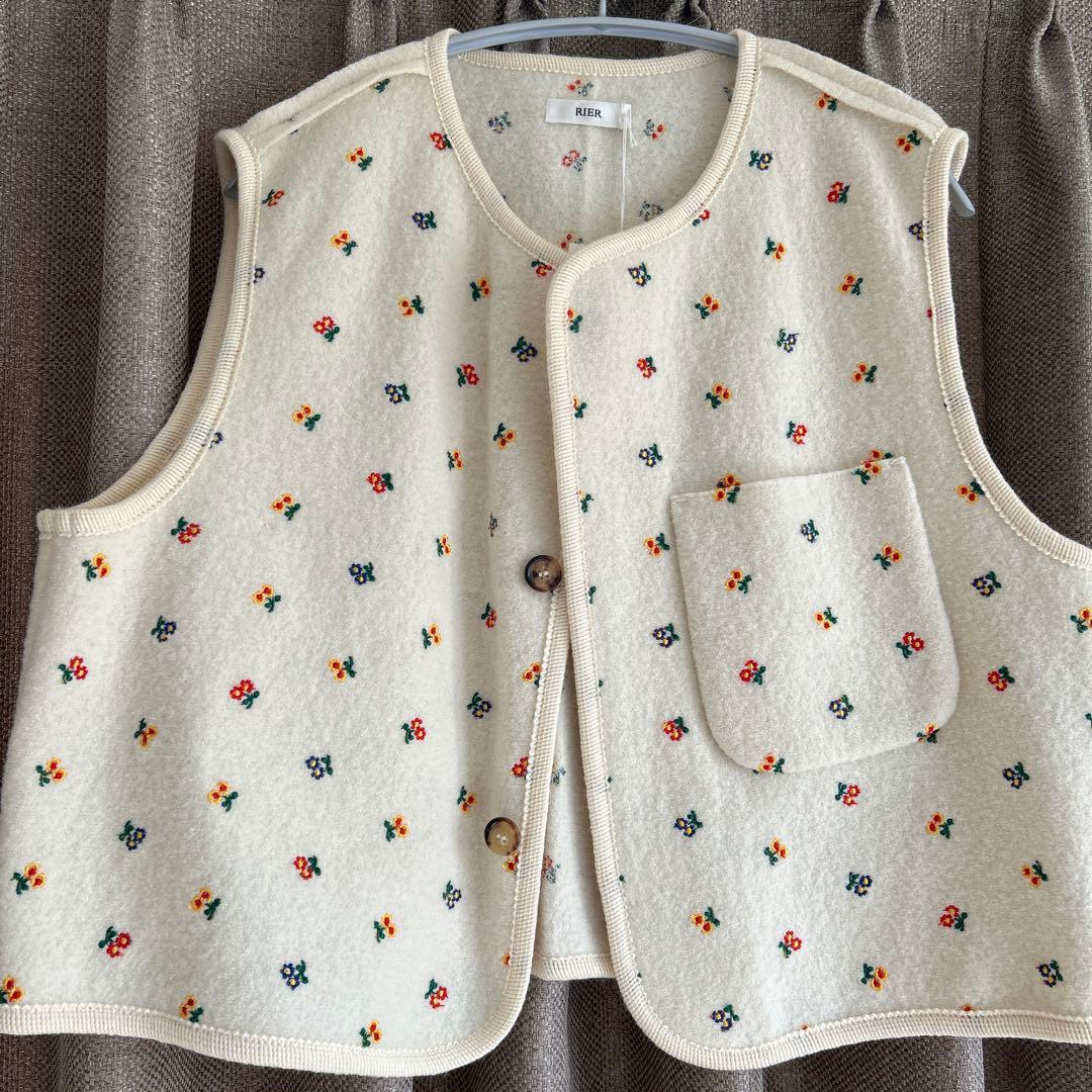 RIER WALKER GILET FLOWER ベスト　アイボリー