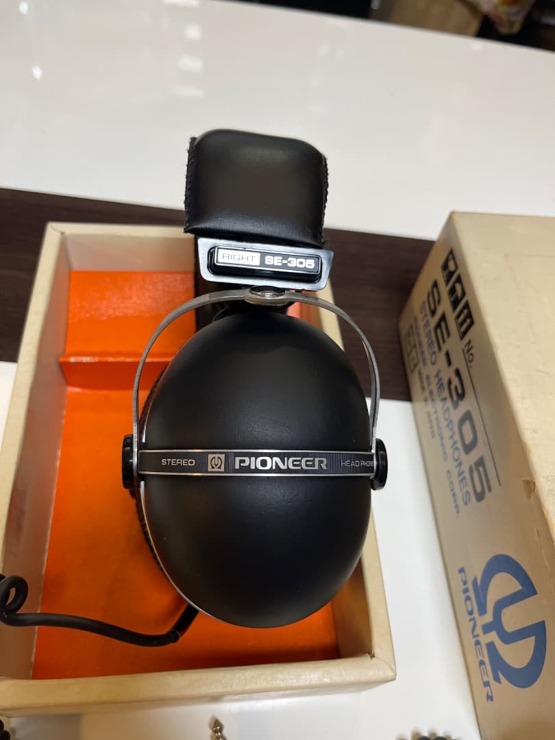 Pioneer SE-305 ヘッドフォン