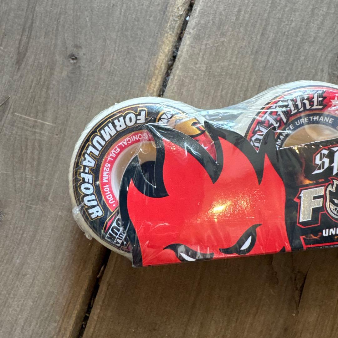 Spitfire フォーマル4 52mm101Duro ウィール 定価9,130