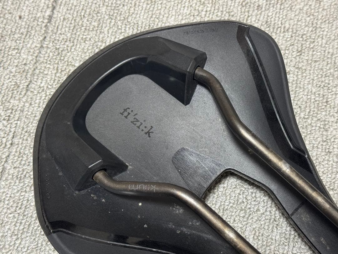 FIZIK ARGO TEMPO 160mm サドル