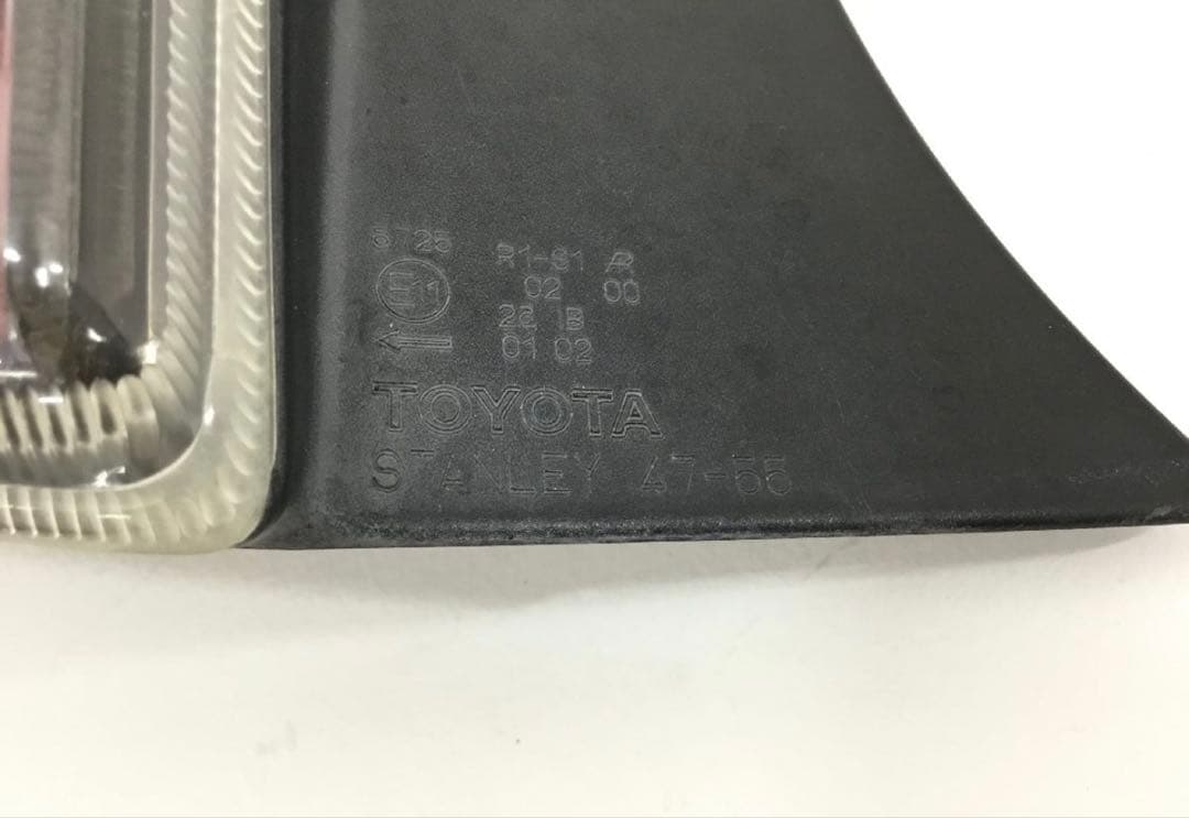 送料込み！ トヨタ 純正 30 プリウス G’s テールランプ ZVW30 後期