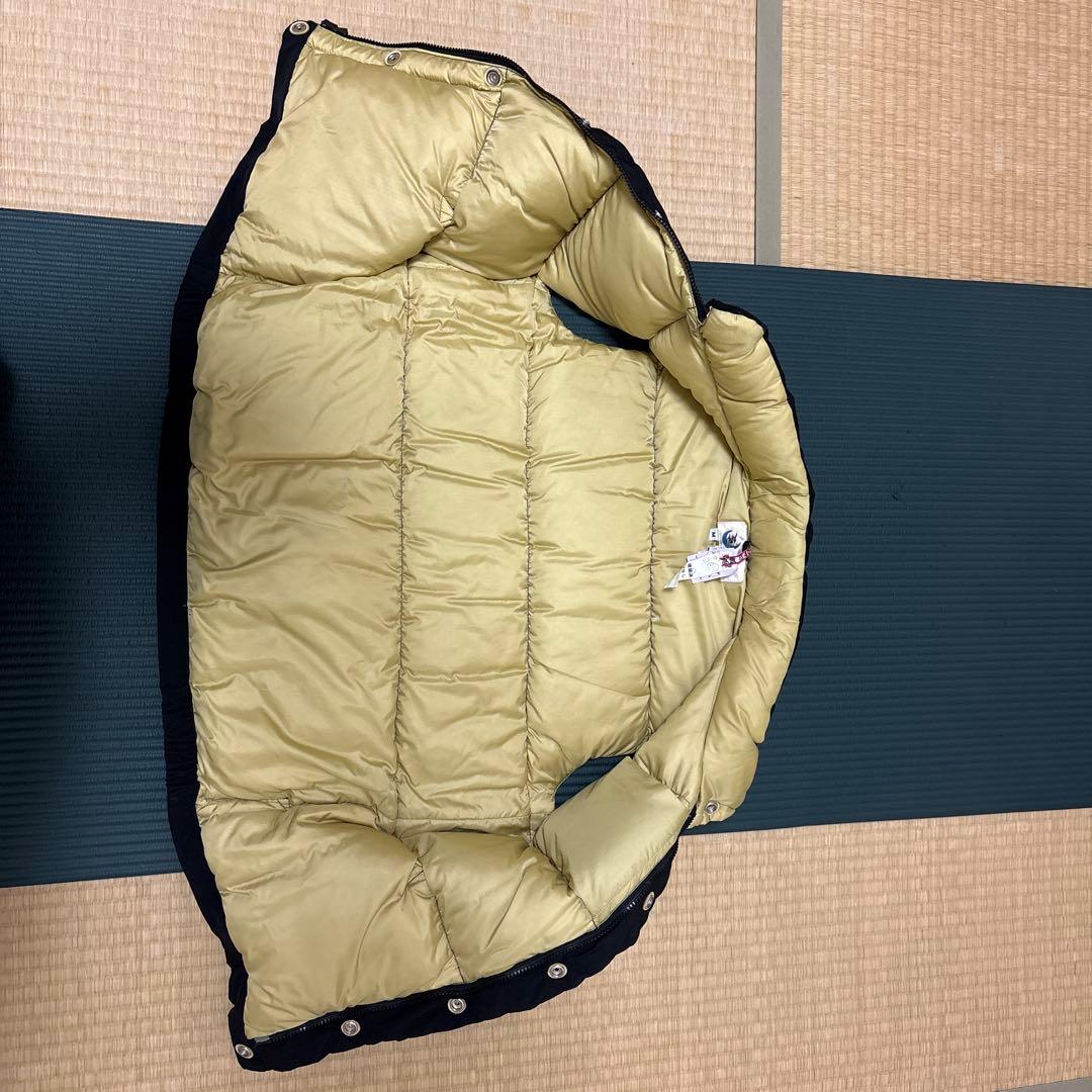 クレセントダウンワークス　クリーニング済み　黒 ダウンベスト Mサイズ