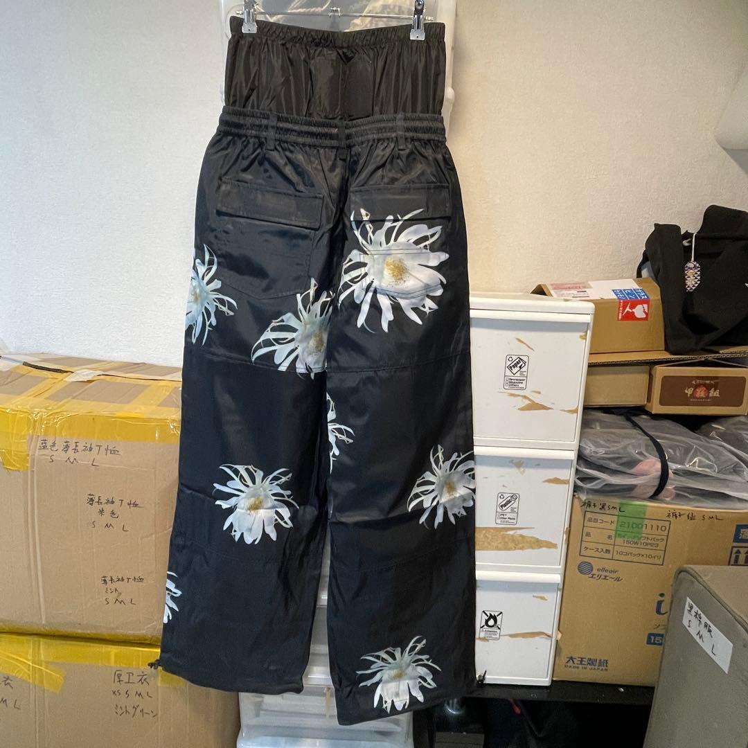 新品 花柄スキーウェア上下セットS男女兼用スノボウェア