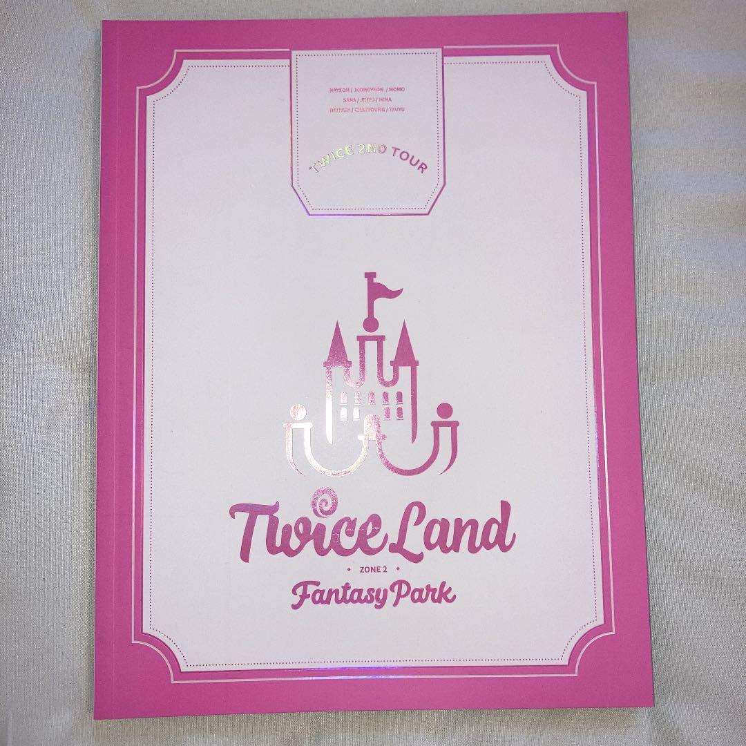 ＜TWICE＞ TWICELAND アルバム