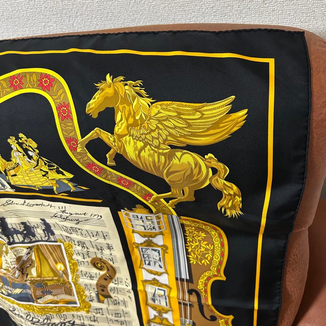 HERMES スカーフ 黒 金 中古 保管品 美品