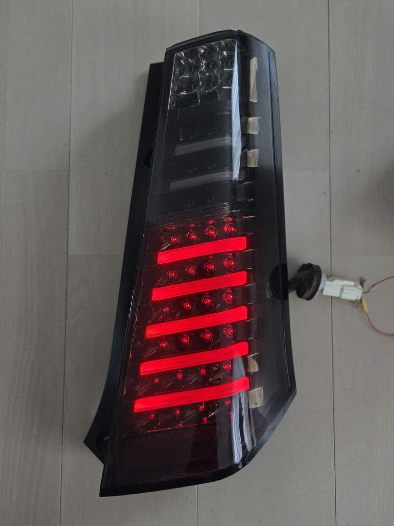 ワゴンRスティングレーMH23S　ヴァレンティ LED テールライト