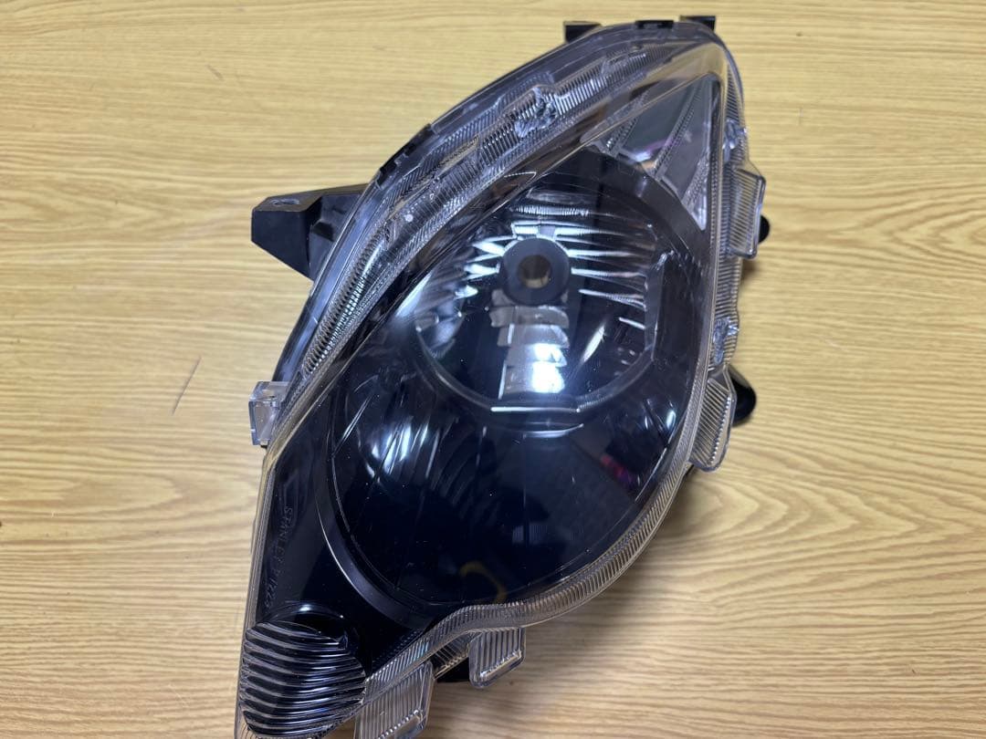 【中古　美品】　フォルツァ　 mf10 ヘッドライト　前期　右側