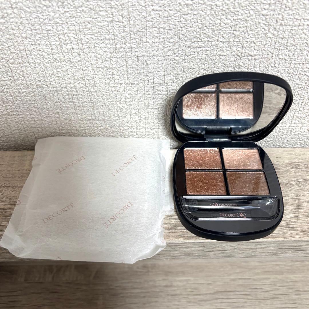 コスメデコルテ　スキンシャドウ　デザイニングパレット08 クリスマス限定品