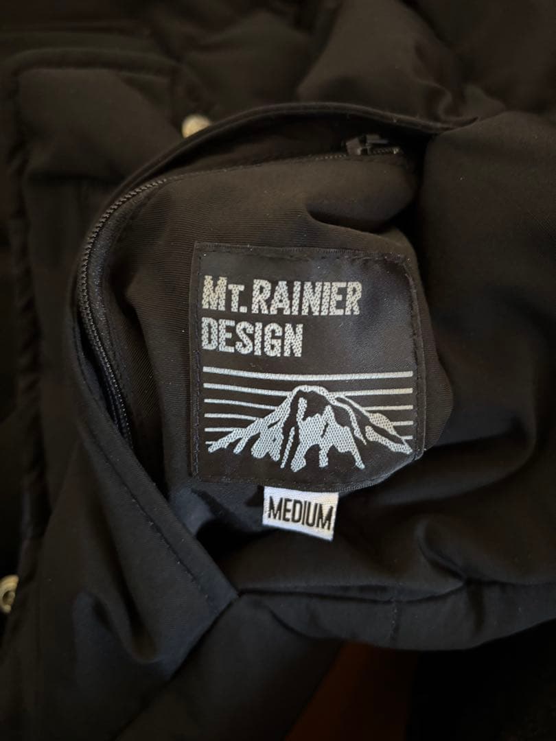 Mt.Rainier Design ダウンベスト　マウントレーニアデザイン