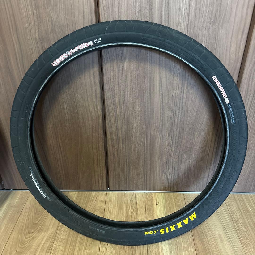 マキシス フックワーム ワイヤードタイヤ 26x2.50インチ　　2本セット