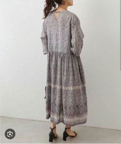BEARDSLEY ビアズリー 花柄 ボーダープリント ギャザー ワンピース