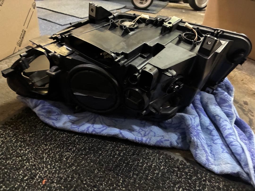  5シリーズ　F10 右　ヘッドライト　キセノンアダプティブ？　LED