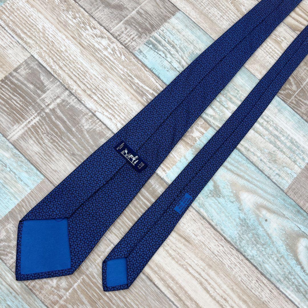 【美品】エルメス　ネクタイ　パターン柄　ブルー系　　　ハイブランド　高級シルク