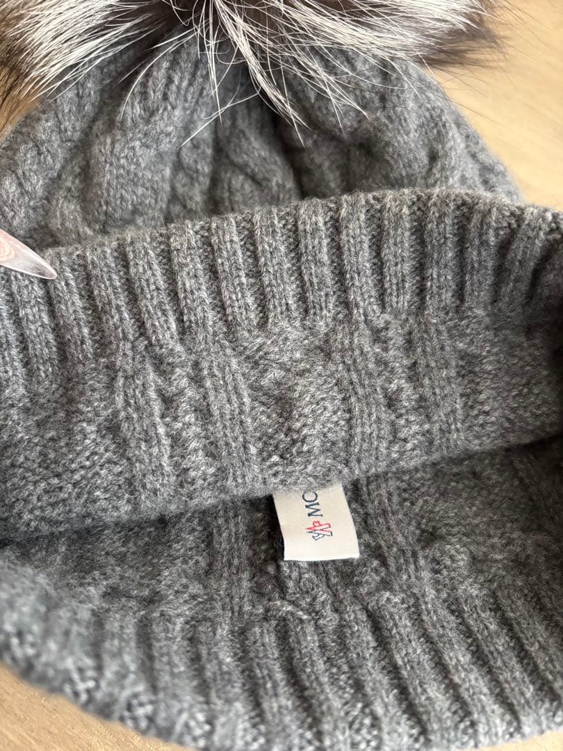 MONCLER ファーニット帽　グレー