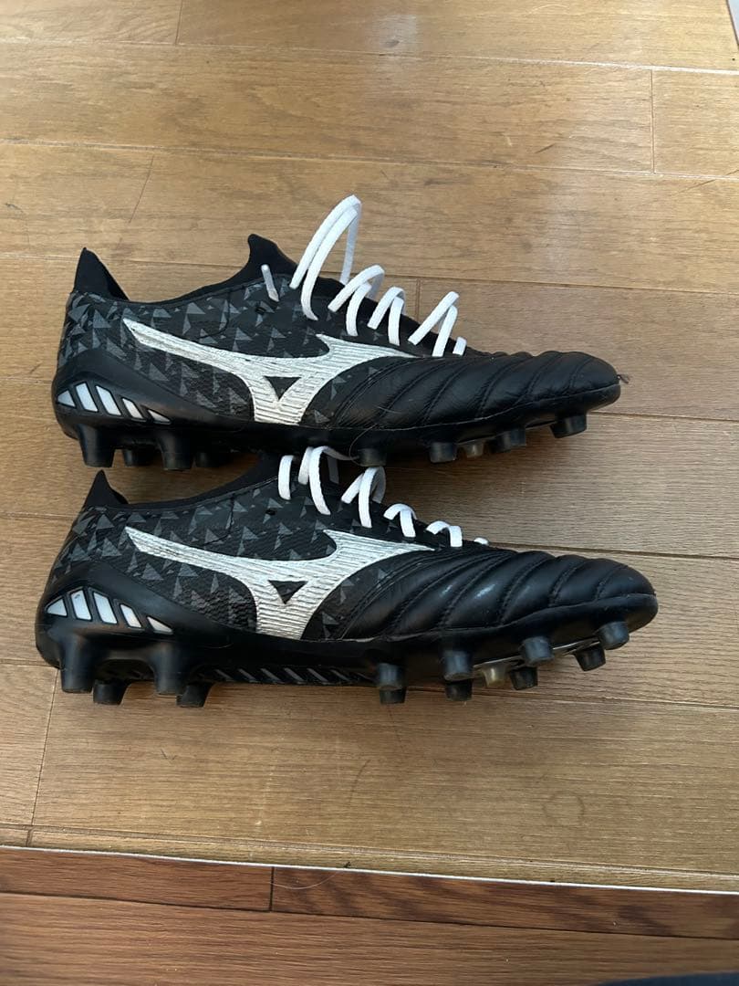Mizuno サッカーシューズ スパイク ブラック/ホワイト　モレリアネオβ